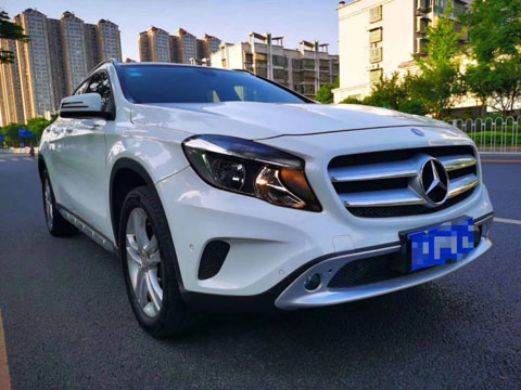 16年- 奔馳GLA200 自動雙天窗